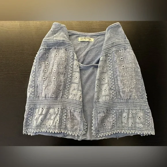 We The Free Light Blue Lace Sleeve Blouse - Picture 2 of 6